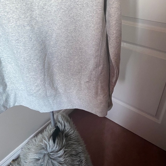 H&M sweatshirt - Picture 6 of 9